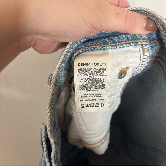 Aritzia Denim Forum The Nico Mid Rise Skinny Crop NWT size 26 - Picture 9 of 10
